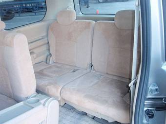 2005 Nissan Serena Pictures