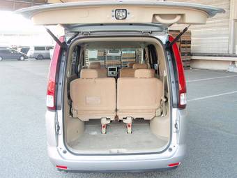 2005 Nissan Serena Pics