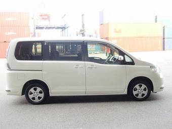 2005 Nissan Serena For Sale