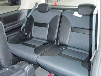 2005 Nissan Serena Pictures