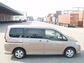 2005 Nissan Serena For Sale