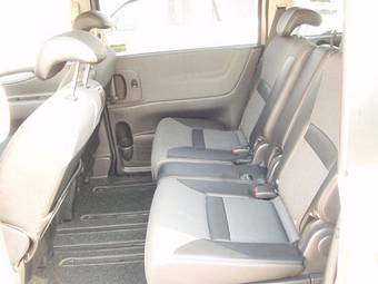 2005 Nissan Serena Pics