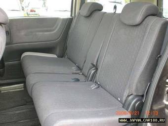 2005 Nissan Serena Photos