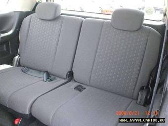 2005 Nissan Serena Pictures