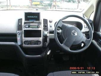 2005 Nissan Serena Photos