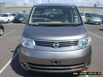 2005 Nissan Serena Pictures