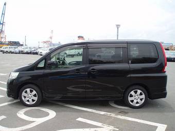 2005 Nissan Serena Pictures