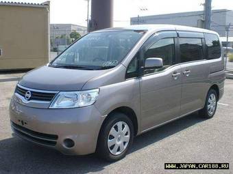 2005 Nissan Serena Pictures