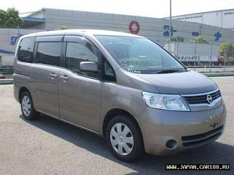 2005 Nissan Serena Pictures