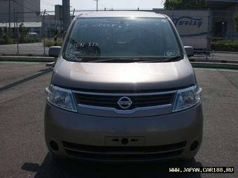 2005 Nissan Serena Photos