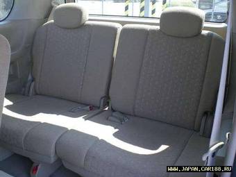 2005 Nissan Serena Photos