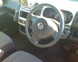 2005 Nissan Serena Pictures