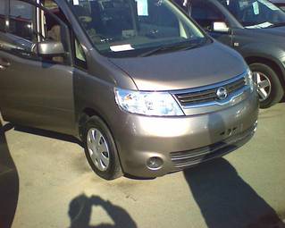 2005 Nissan Serena Photos