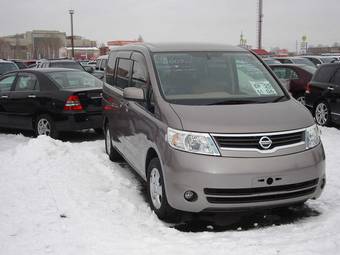 2005 Nissan Serena Photos