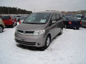 2005 Nissan Serena Photos