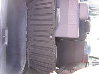 2005 Nissan Serena Images