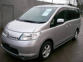 2005 Nissan Serena Photos