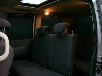 2005 Nissan Serena Pics