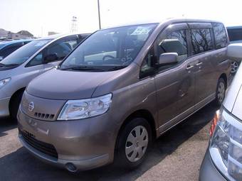 2005 Nissan Serena Pictures