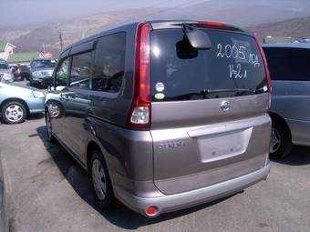 2005 Nissan Serena Pictures