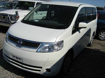 2005 Nissan Serena Pictures