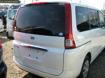 2005 Nissan Serena Photos