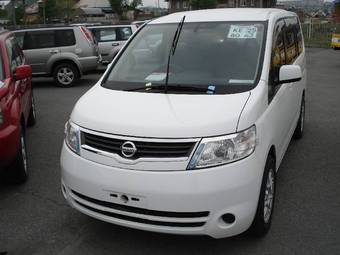 2005 Nissan Serena Pictures