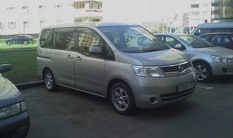 2005 Nissan Serena Photos