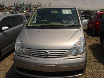 2005 Nissan Serena Photos