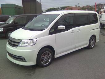 2005 Nissan Serena Pictures