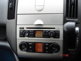 2005 Nissan Serena Pictures