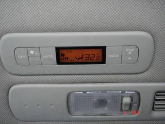 2005 Nissan Serena Photos