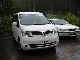 2005 Nissan Serena Pictures