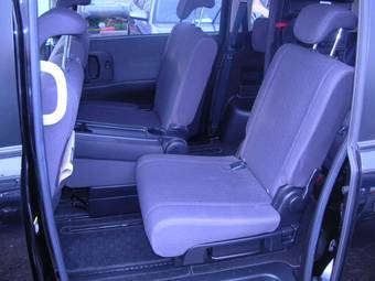 2005 Nissan Serena Pics