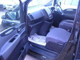 2005 Nissan Serena Pictures