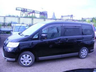 2005 Nissan Serena Pictures