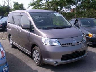 2005 Nissan Serena Pictures