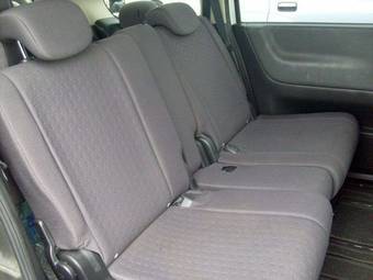 2005 Nissan Serena Images