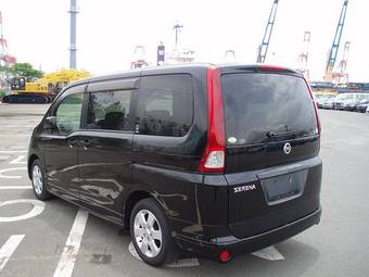 2005 Nissan Serena Pictures