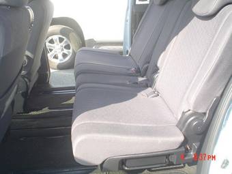 2005 Nissan Serena Pictures