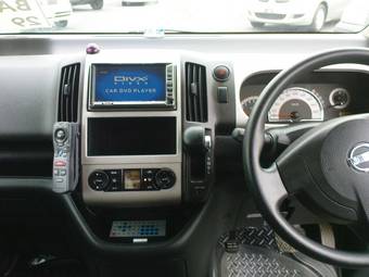 2005 Nissan Serena Photos