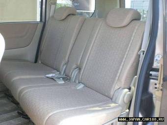 2005 Nissan Serena Pictures