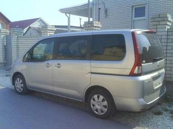 2005 Nissan Serena Photos