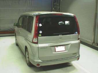 2006 Nissan Serena Pics