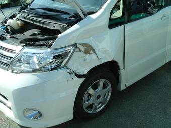 2008 Nissan Serena Pics