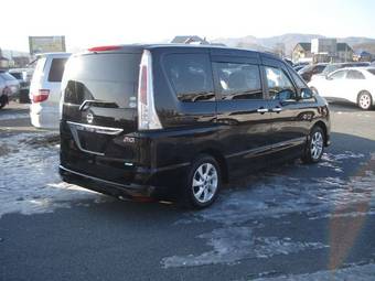 2011 Nissan Serena Pictures