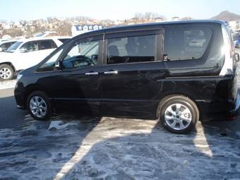 2011 Nissan Serena Pictures