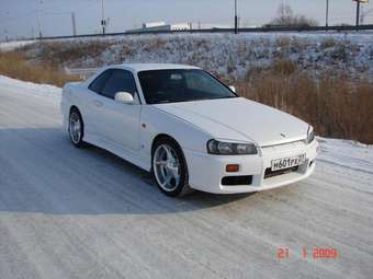 1998 Nissan Skyline Photos