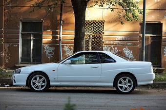 1999 Nissan Skyline Photos