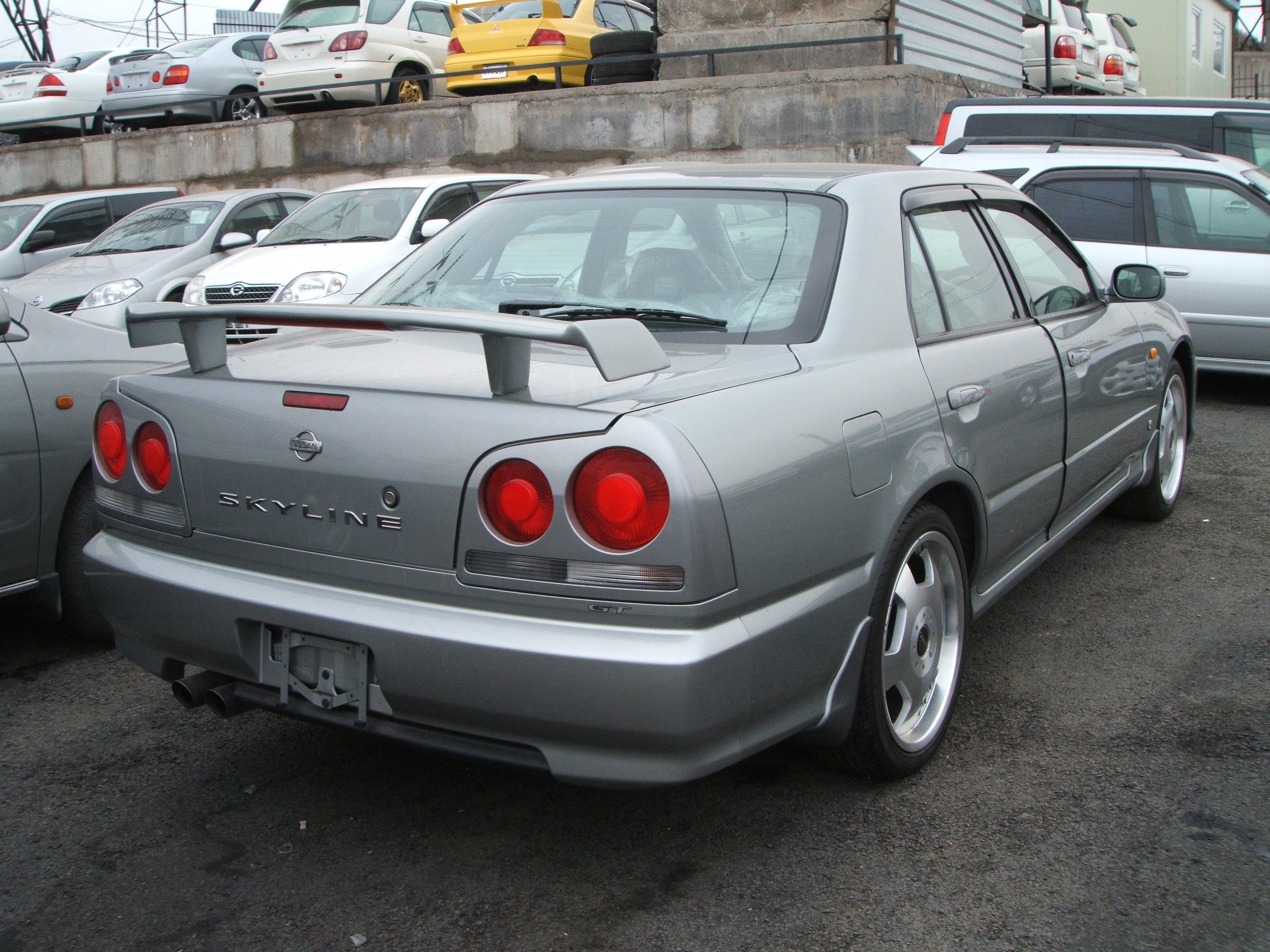 2000 Nissan Skyline